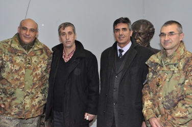 Kosovo/ Aiuti Umanitari. La distribuzione dei militari della “Pizzolato”