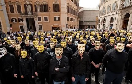 Cyber War/ “V” come ‘Anonymous’: l’era dei conflitti&nbsp;digitali