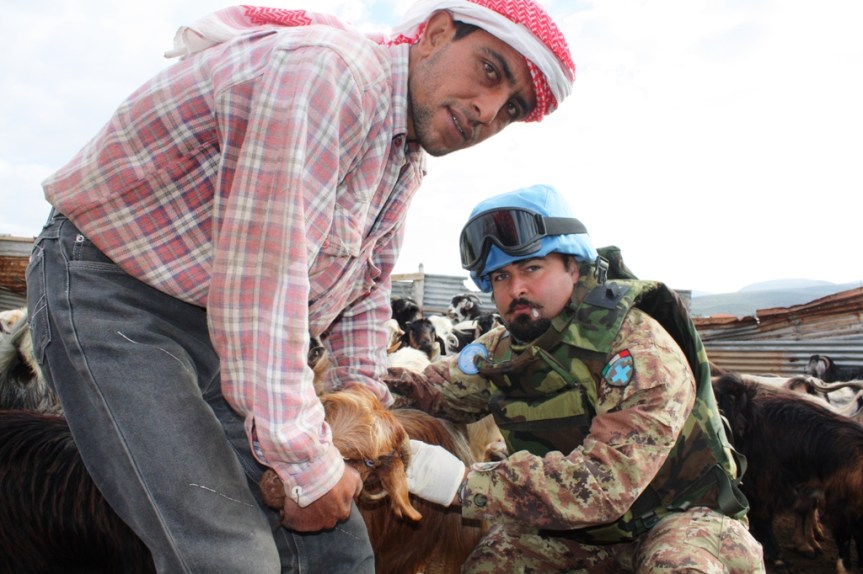 Libano/ Medicina Veterinaria. La professionalità dei soldati in soccorso della&nbsp;Zootecnia