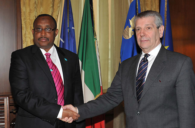 Somalia/ Incontri. Il Ministro Giampaolo Di Paola con il Primo Ministro Mohamed Ali&nbsp;Abdiweli