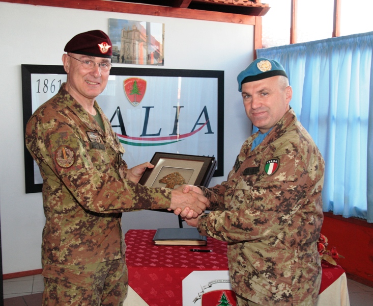 Libano/ I caschi blu italiani ricevono la visita del Comandante del Comando Operativo Interforze&nbsp;(COI)
