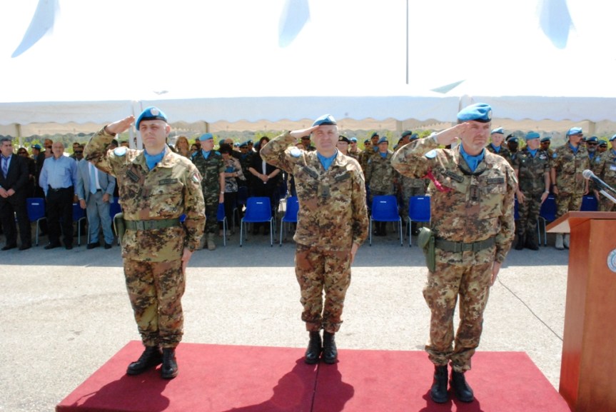Libano/ passaggio di consegne tra il 7° Reggimento Bersaglieri ed il 32° Reggimento&nbsp;Carri