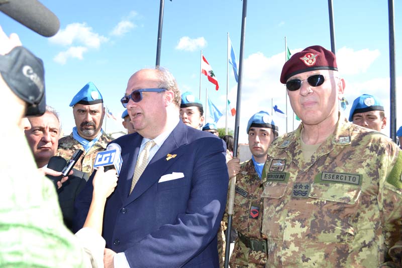 Libano/ Shama, Libano Sud. Il sottosegretario alla Difesa Gianluigi Magri in visita alla base militare&nbsp;“Millevoi”