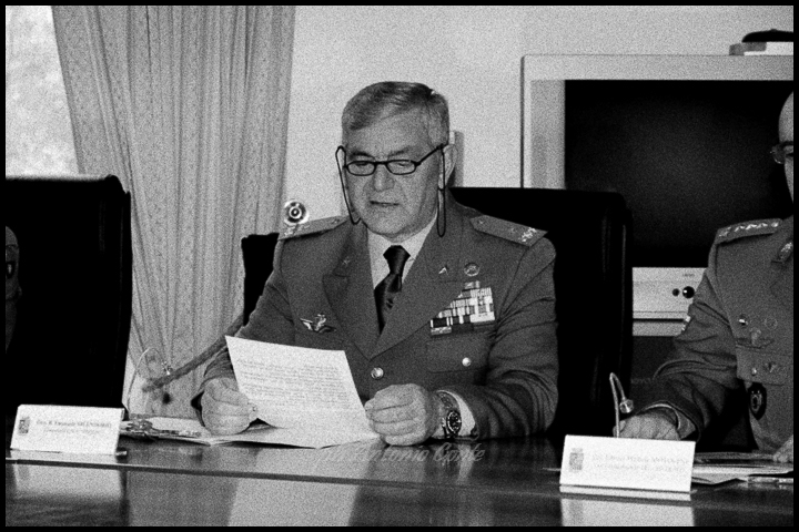 Bari/ “Il cuore delle missioni”. Presentazione del “CalendEsercito 2013”,  presso la storica Caserma “Domenico&nbsp;Picca”