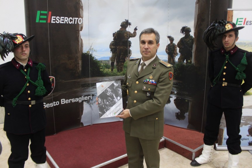 Trapani/ Calendesercito 2013. La presentazione del 6° Reggimento&nbsp;Bersaglieri