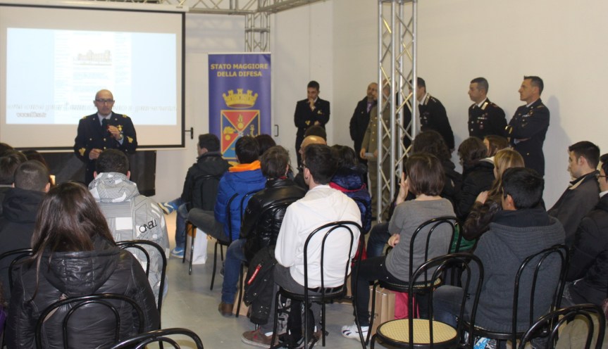 Milano/ “Militari e Giovani” – Chiusura del Salone dello Studente.  “Vicini ai giovani, per un futuro&nbsp;sicuro”