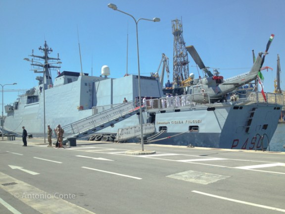 In foto: Nave "Comandante Cigala Fulgosi", al comando del Capitano di Fregata Massimiliano Lauretti a La Valletta, Malta, Porto "Grand Harbour". Foto di Antonio Conte. 21 Giugno 2013