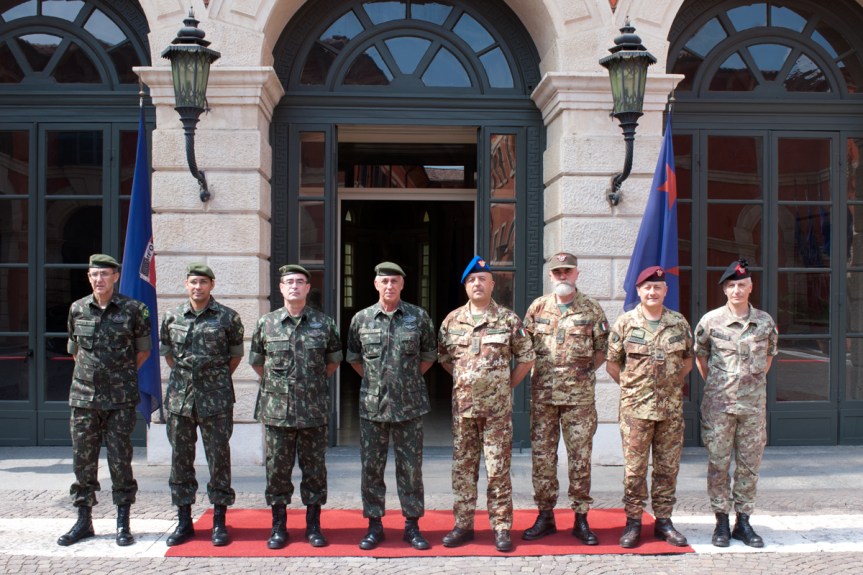 Verona/ Incontro tra i comandanti delle Forze Operative Terrestri Italiane e&nbsp;Brasiliane