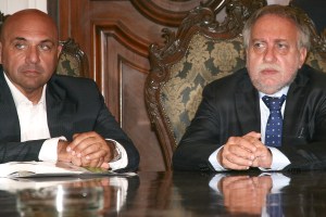 Il Magnifico Rettore Prof. Corrado Petrocelli ed il neo eletto Prof. Antonio Uricchio che entrerà in carica il prossimo primo Novembre. - Foto di Antonio Conte