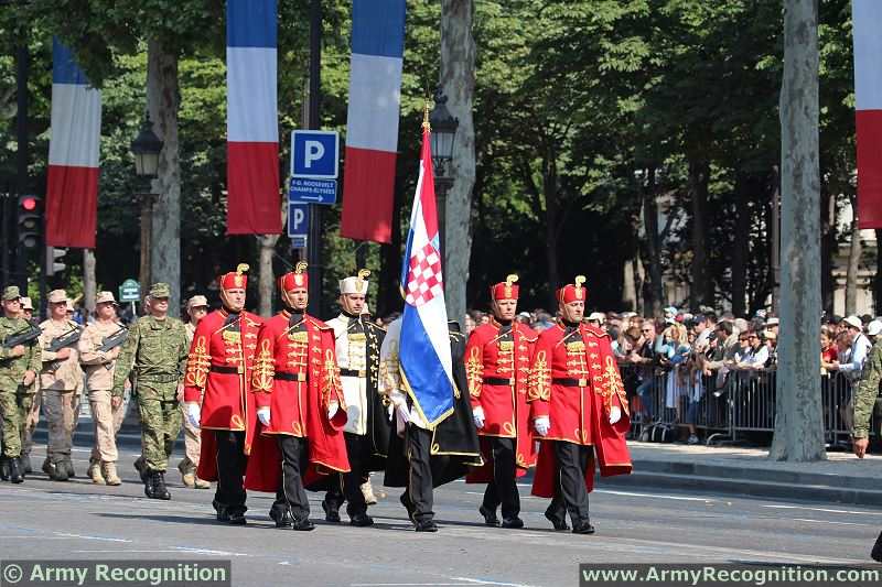 Parigi/ Sfilata del 14 Luglio. La partecipazione croata dopo il suo ingresso nella Comunità&nbsp;Europea