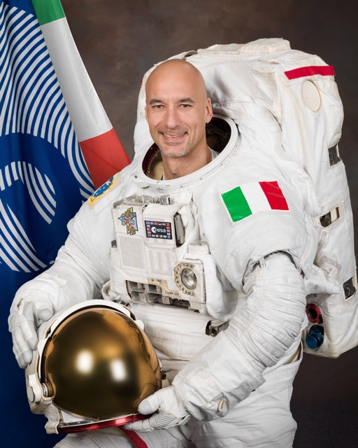 Spazio/ Luca Parmitano. Il primo italiano a camminare nel vuoto del&nbsp;cielo