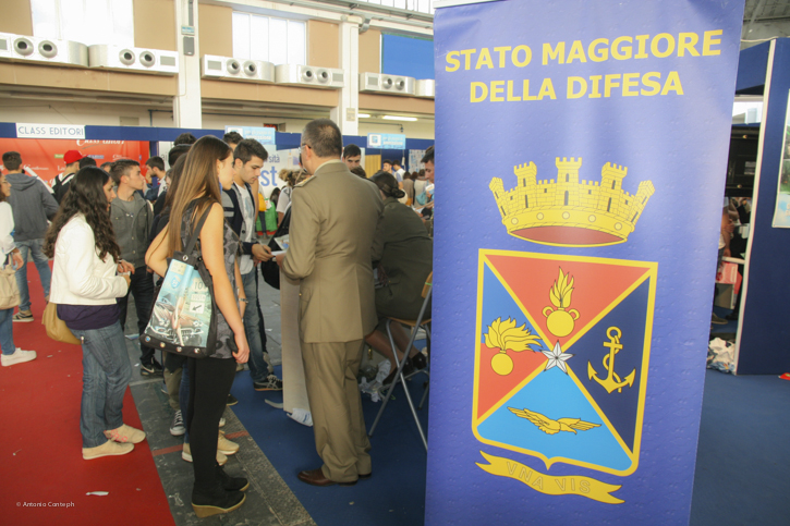 Bari/ Stand della Difesa al Salone dello Studente. Breve interviste con i referenti dei corner della Difesa e Reportage&nbsp;Fotografico