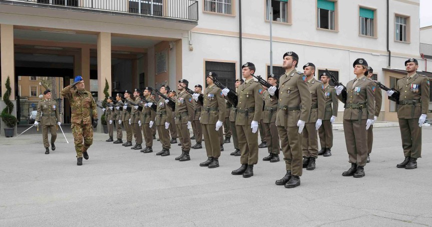 Avellino/ COMFOTER. Il Generale Bernardini in visita al 232° Reggimento&nbsp;Trasmissioni