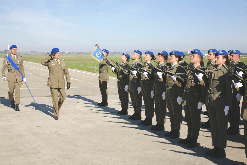 Viterbo/ Il Generale Bernardini al Centro Addestramento Aviazione&nbsp;Esercito