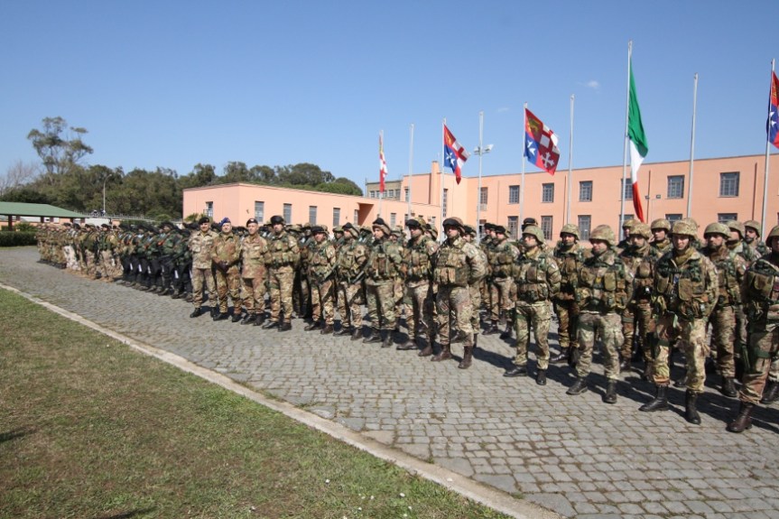 Sabaudia/ Il Generale Bernardini in visita al 17° Reggimento “Sforzesca” e al&nbsp;COMACA