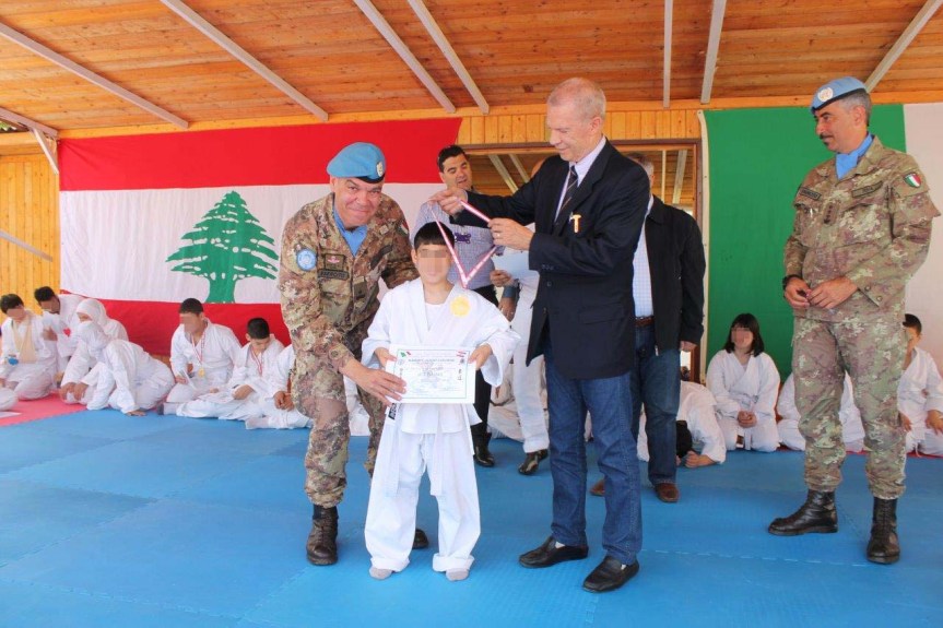 Libano/ Shama. Attività CIMIC. I Caschi Blu italiani completano dei progetti di cooperazione per&nbsp;civili