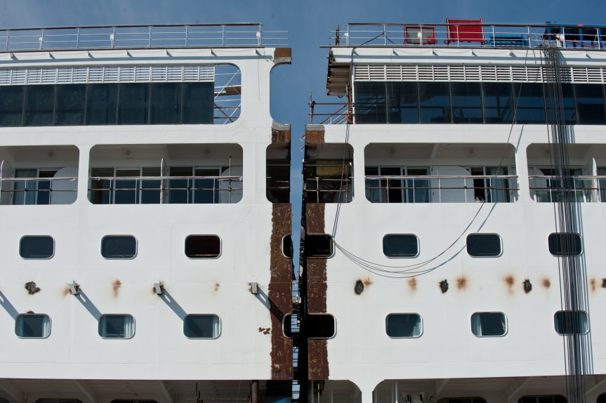 Palermo/ Fincantieri: Programma “Rinascimento”. I giornalisti di tutto il mondo assistono all’allungamento di MCS&nbsp;Armonia