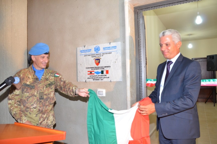 Libano/ Attività CIMIC. I Caschi blu realizzano l’edificio municipale di Debel con la comunità&nbsp;locale