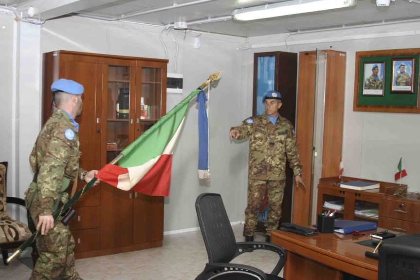 Libano/ Shama. La bandiera del 10° Trasporti raggiunge il&nbsp;Reggimento