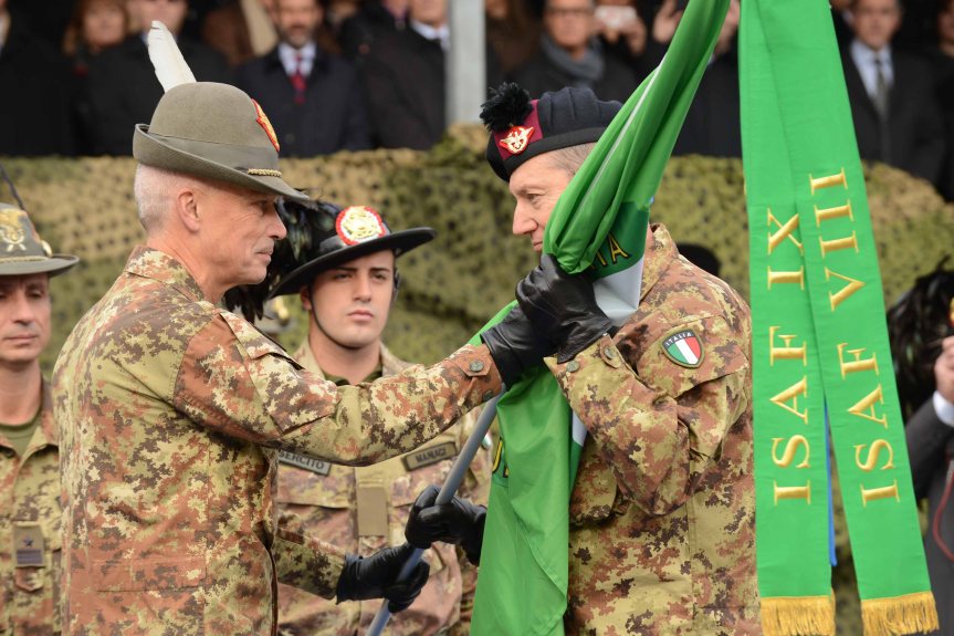 Solbiate Olona/ Caserma “Ugo Mara”. Il Generale Battisti passa il comando al Generale&nbsp;Marchiò