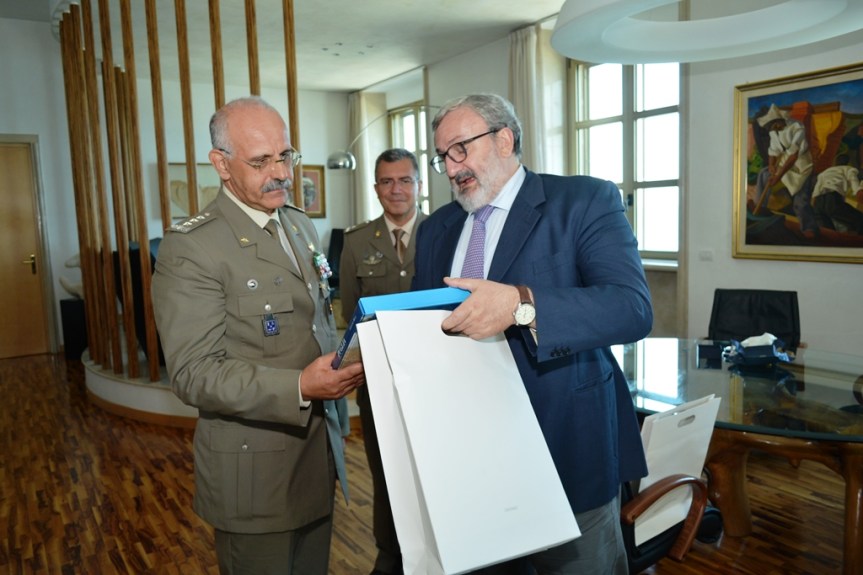 BARI/ IL COMANDANTE DEL 2° COMANDO DELLE FORZE DI DIFESA VISITA LA BRIGATA&nbsp;PINEROLO