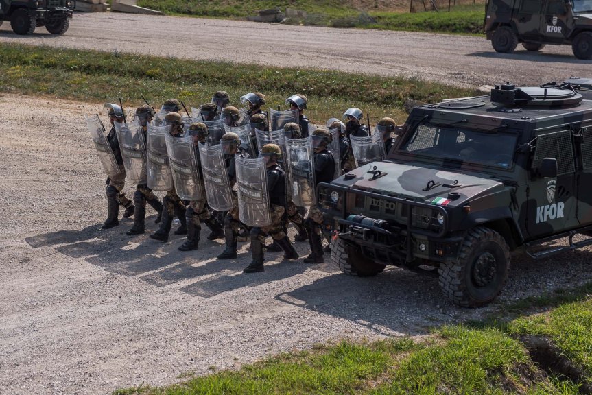 Kosovo/ Esercitazioni. Militari italiani e moldavi  insieme ai genieri ucraini per la libertà di movimento nel settore&nbsp;occidentale