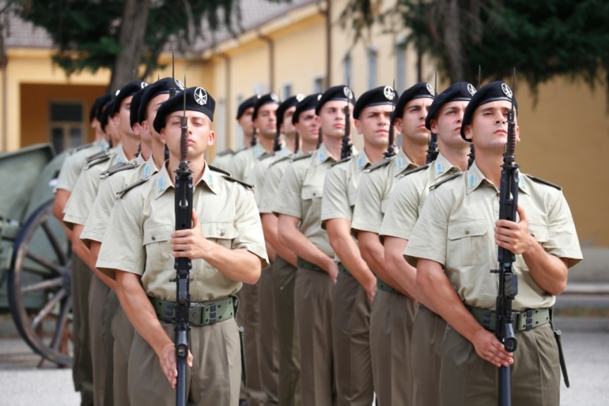 Verona/ Reclutamento EI. Alla caserma “G. Duca”, i Volontari RAV dell’85° di Verona hanno giurato. Sono gli 469 in Ferma Prefissata del 1° Bando&nbsp;2017