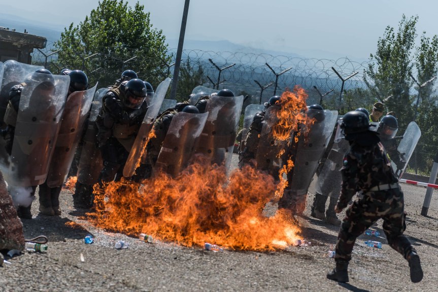 Kosovo/ Monastero di Decane. Addestramenti militari italiani a&nbsp;protezione