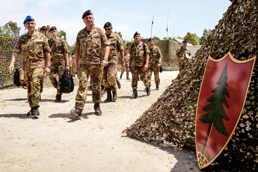Lecce/ Addestramento. Il Capo di Stato Maggiore dell’Esercito in visita alla Brigata “Pinerolo”