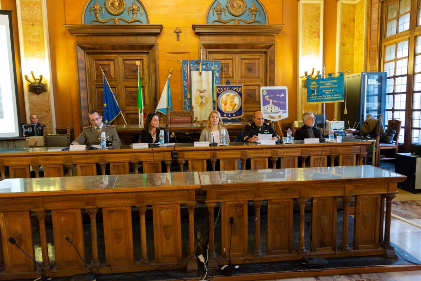 Bari/ ￼MINISTERO DELLA DIFESA CENTENARIO DELLA GRANDE GUERRA – PRESENTAZIONE LIBRO “BELLEZZA IN VOLO. LA COLLEZIONE CAPRONI DELLA GRANDE&nbsp;GUERRA