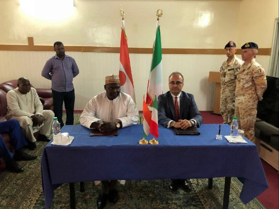 NIGER/ LA DIFESA DISTRUBUISCE FARMACI E ATTREZZATURE ALLA&nbsp;POPOLAZIONE