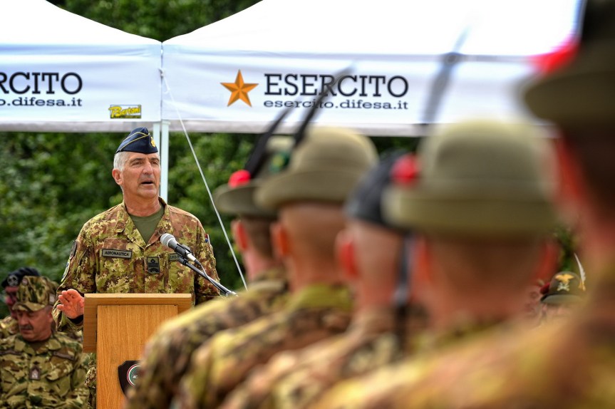 Ungheria/ Cambio di guardia. La Folgore si alterna alla&nbsp;Julia